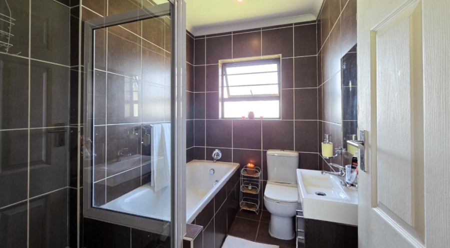 To Let 3 Bedroom Property for Rent in Gonubie Eastern Cape